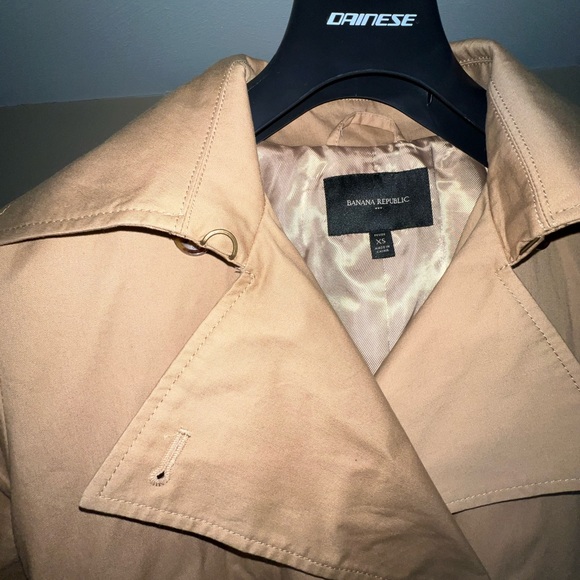 Banana Republic Giovana Twill Trench - Picture 3 of 9